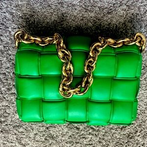 Bottega Veneta Chain Cassette Purse with Gold Shoulder Chain in Parakeet Green